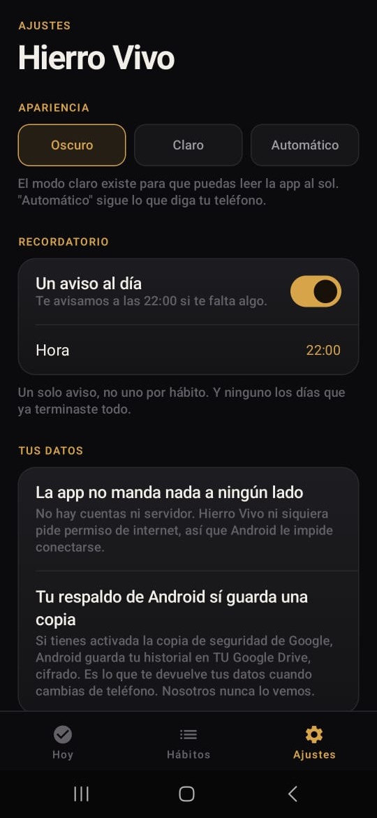 The Hierro Vivo settings screen in dark mode, explaining that the app has no accounts or server and does not request internet permission, and separately that Android's own backup does keep an encrypted copy.